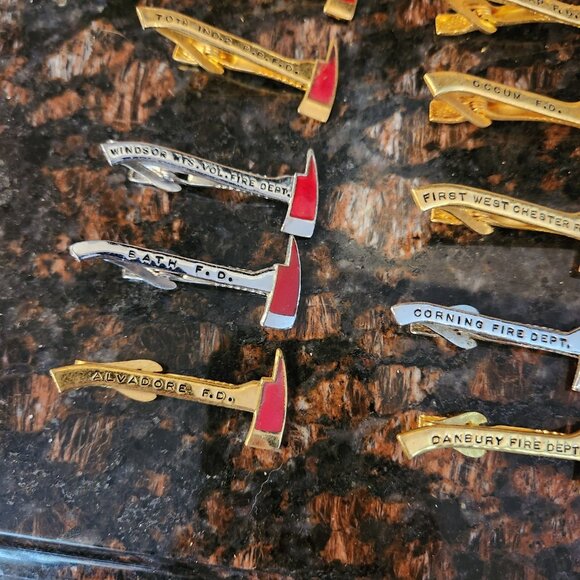 Lot of 18 CT Town Vintage Fireman Axe Bar Hook Fast Tie Money Firefighter Clips - Picture 5 of 11